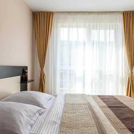 Hotel Casa Ramino Buşteni Esterno foto