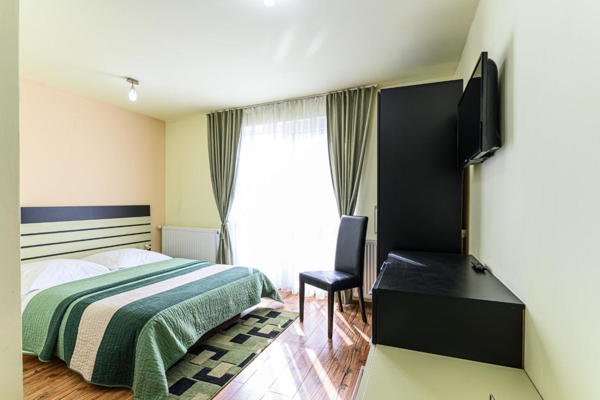 Hotel Casa Ramino Buşteni Esterno foto