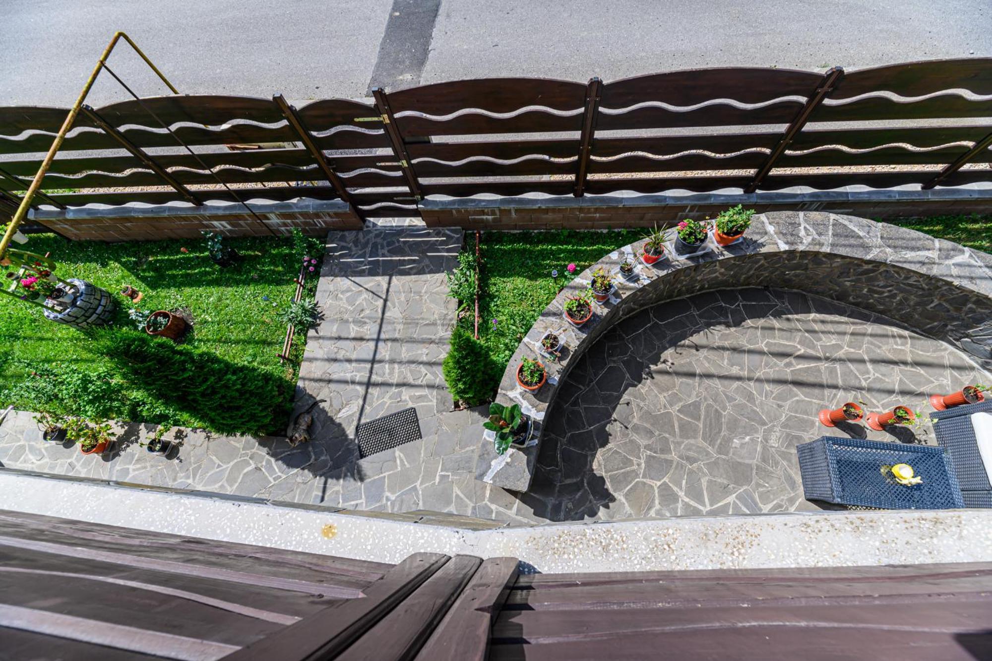 Hotel Casa Ramino Buşteni Esterno foto
