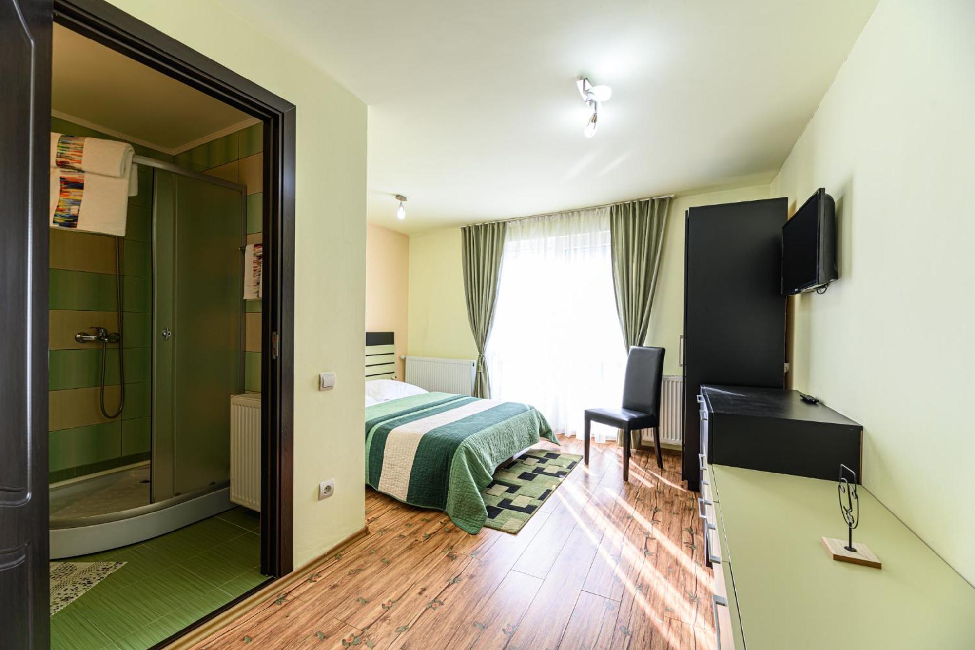 Hotel Casa Ramino Buşteni Esterno foto