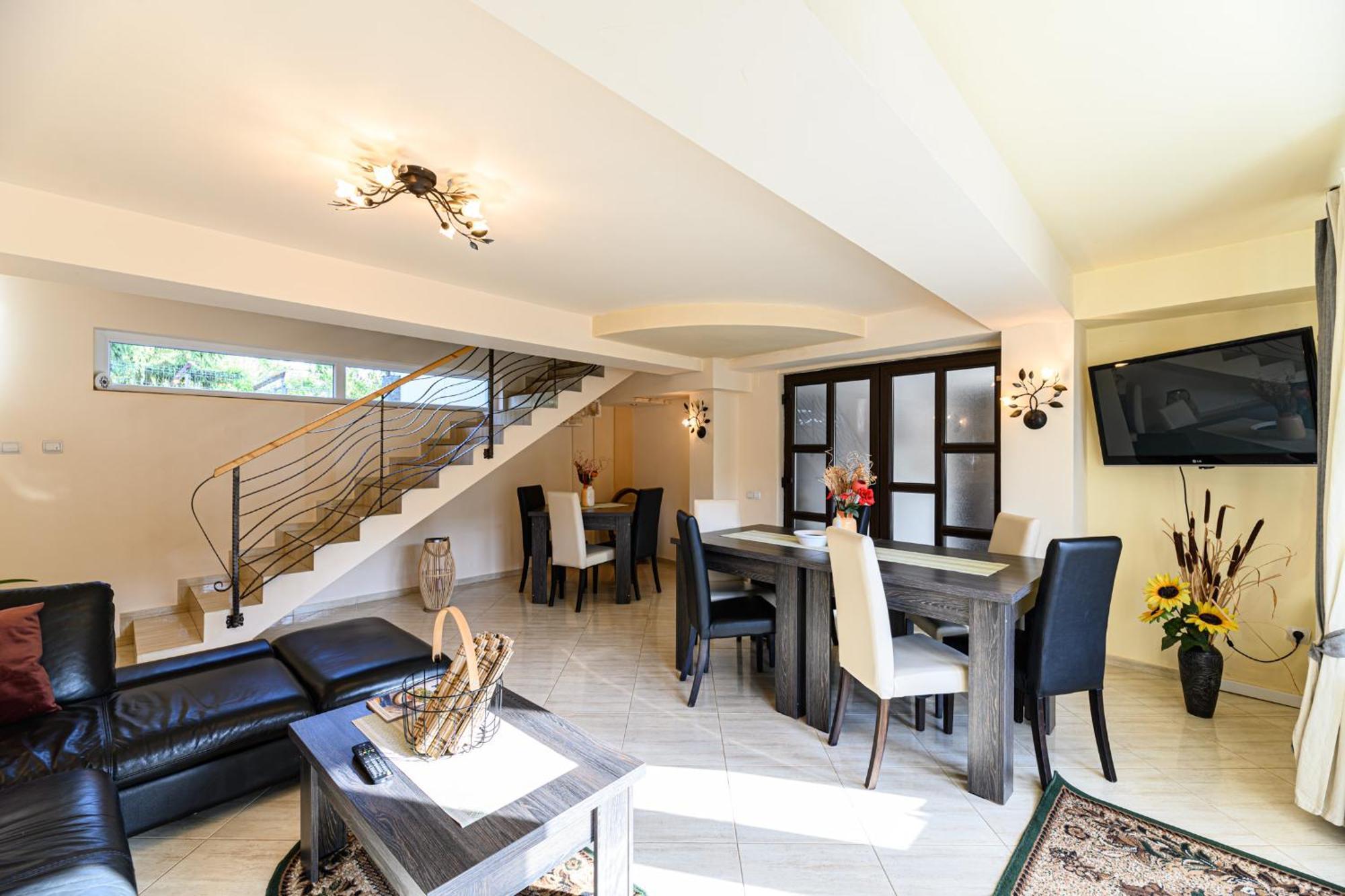 Hotel Casa Ramino Buşteni Esterno foto