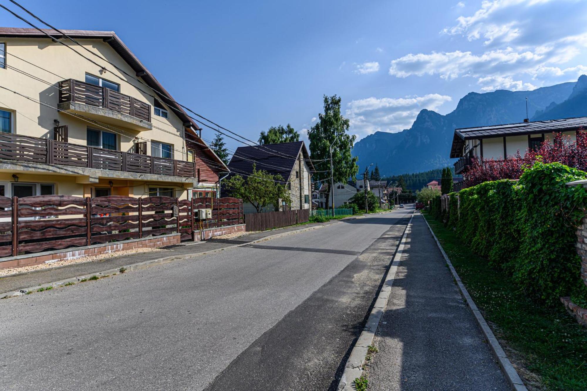 Hotel Casa Ramino Buşteni Esterno foto
