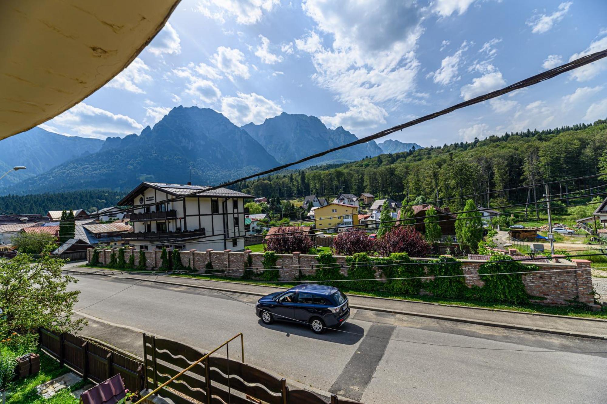 Hotel Casa Ramino Buşteni Esterno foto