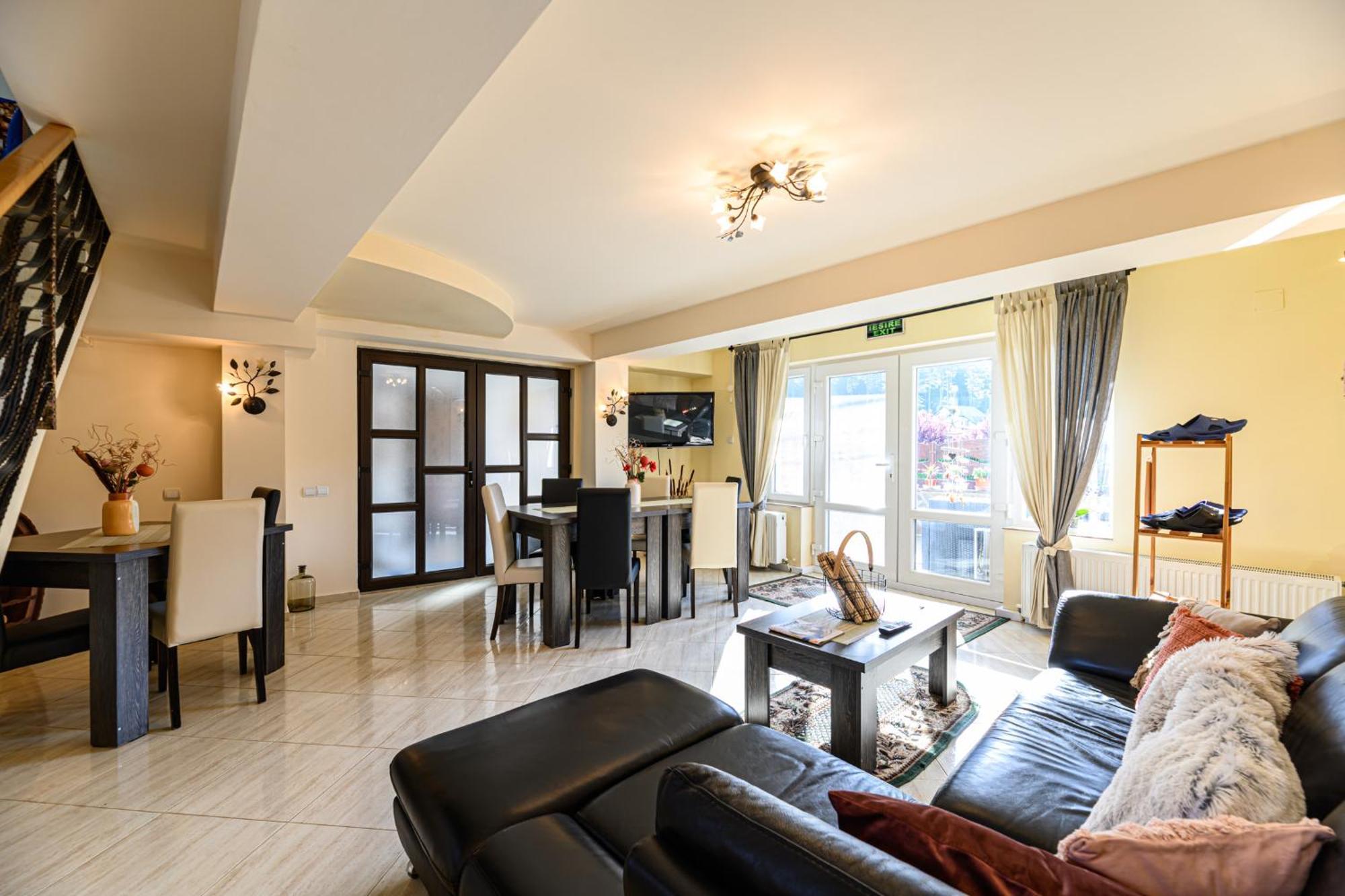 Hotel Casa Ramino Buşteni Esterno foto