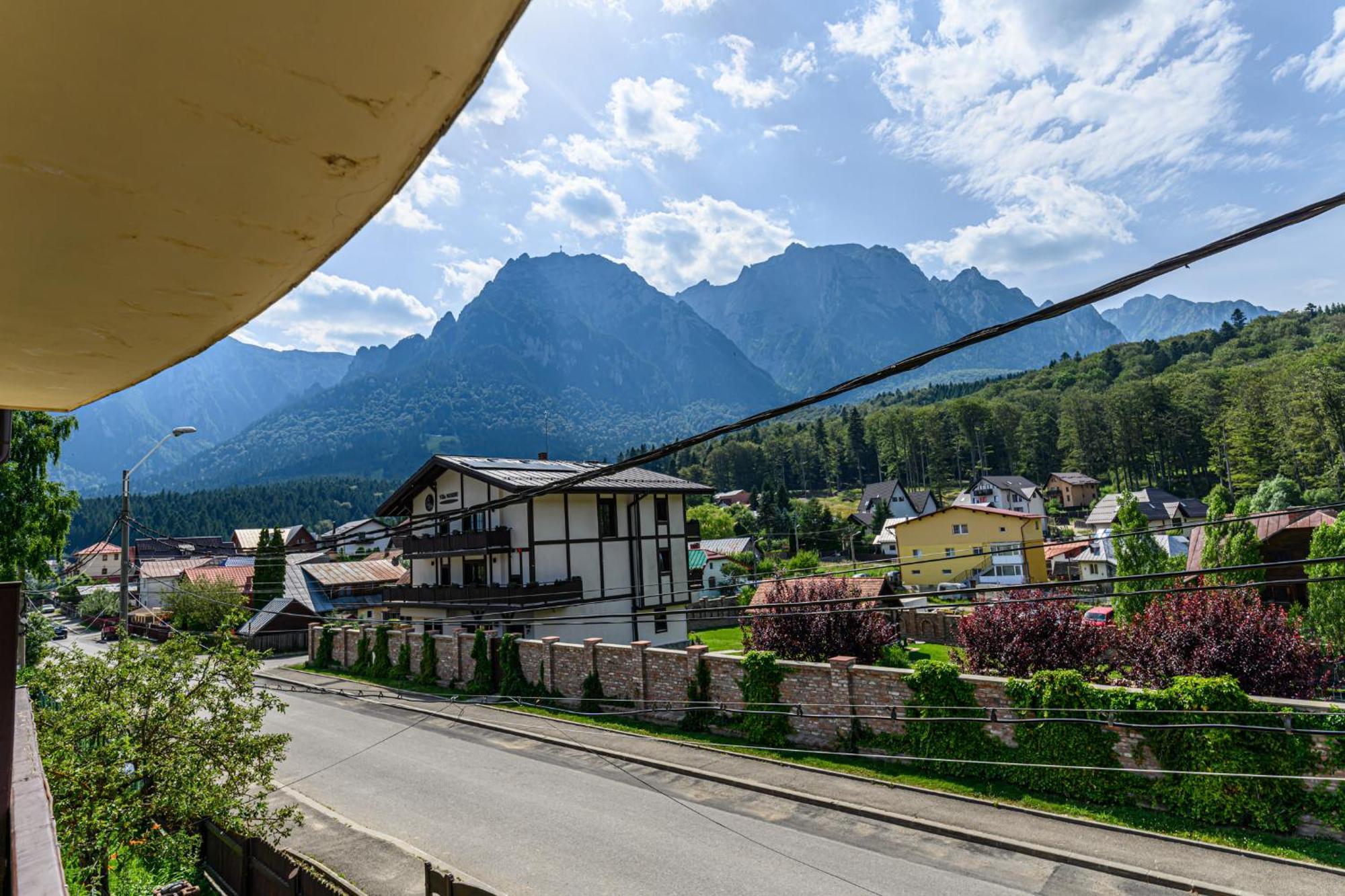 Hotel Casa Ramino Buşteni Esterno foto