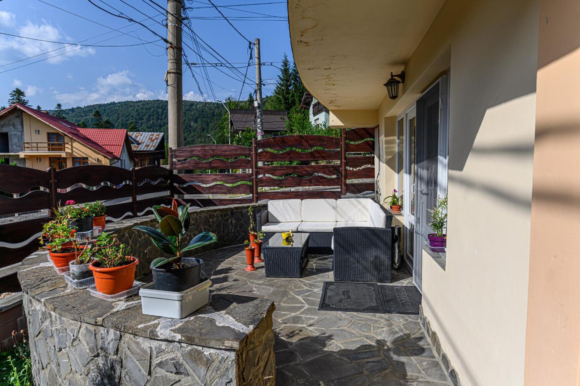 Hotel Casa Ramino Buşteni Esterno foto