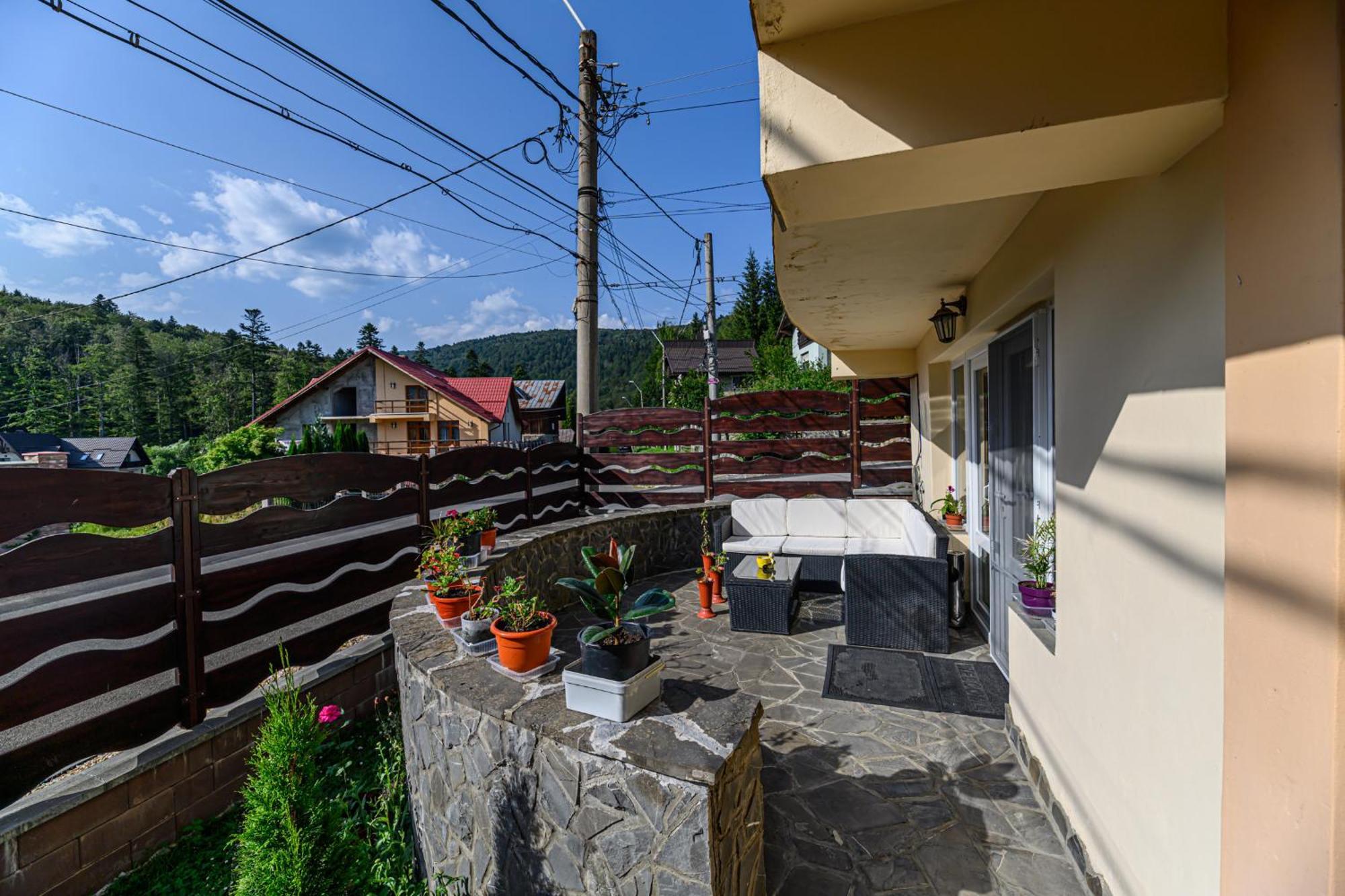 Hotel Casa Ramino Buşteni Esterno foto