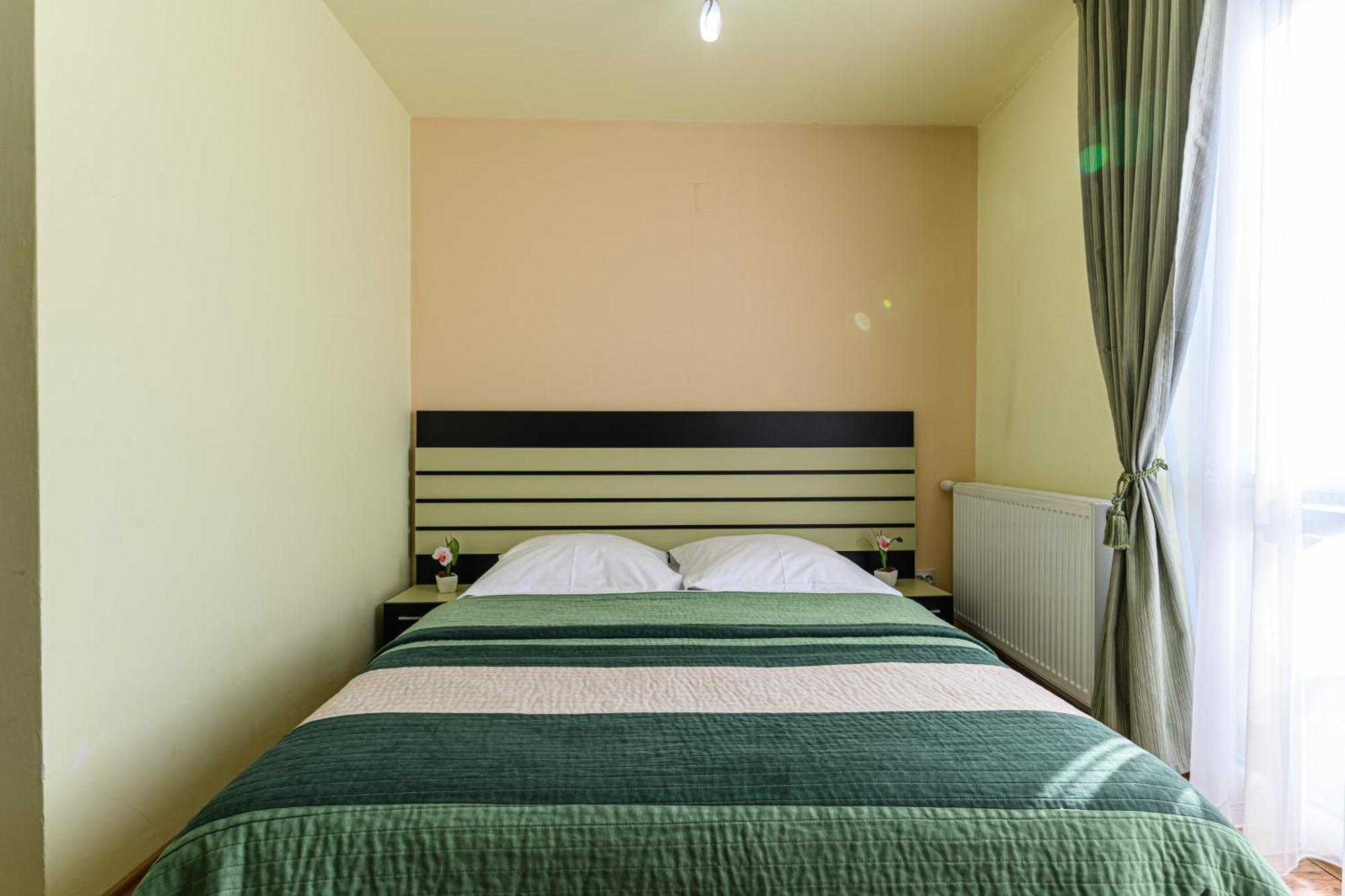 Hotel Casa Ramino Buşteni Esterno foto