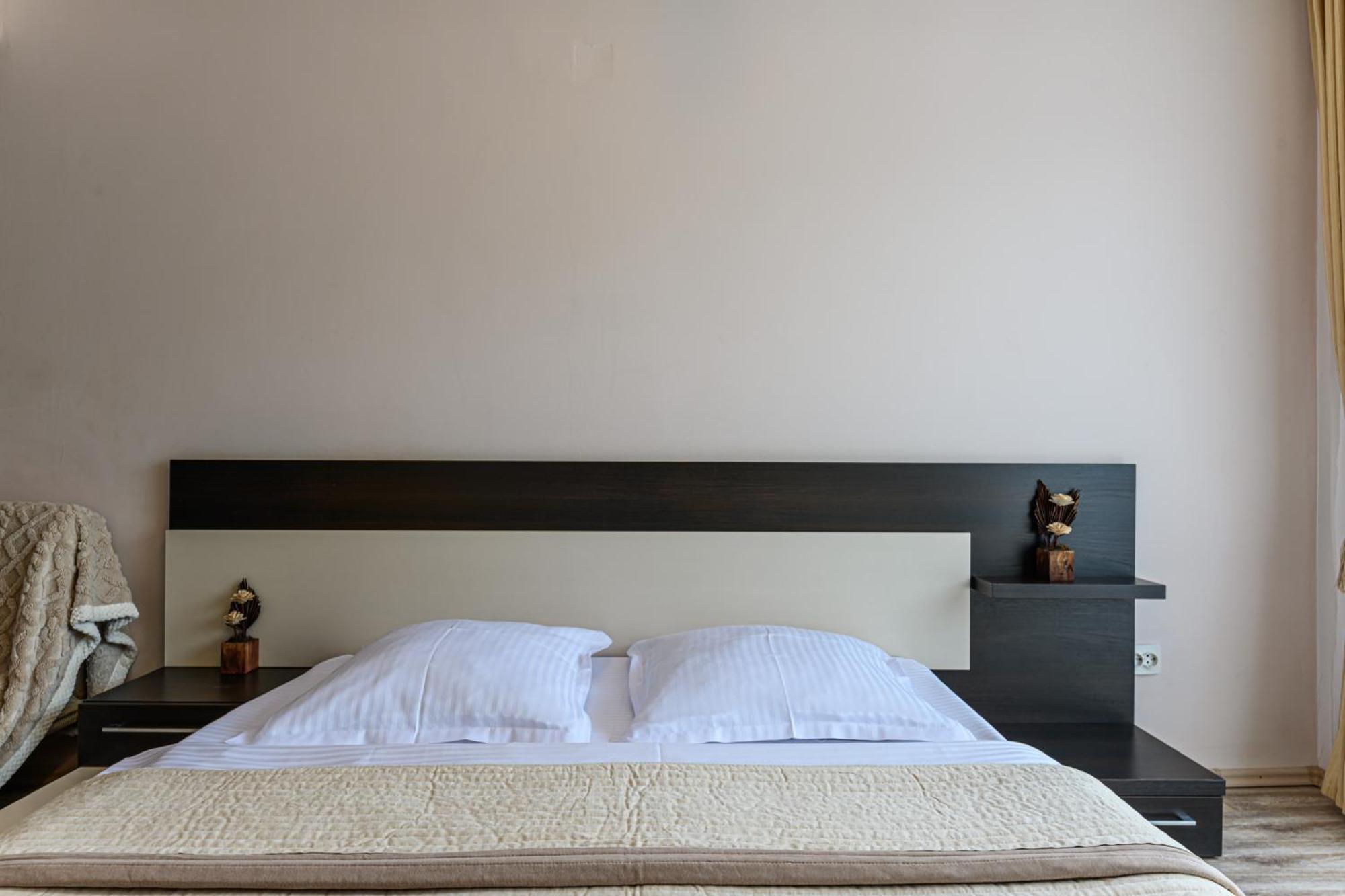 Hotel Casa Ramino Buşteni Esterno foto