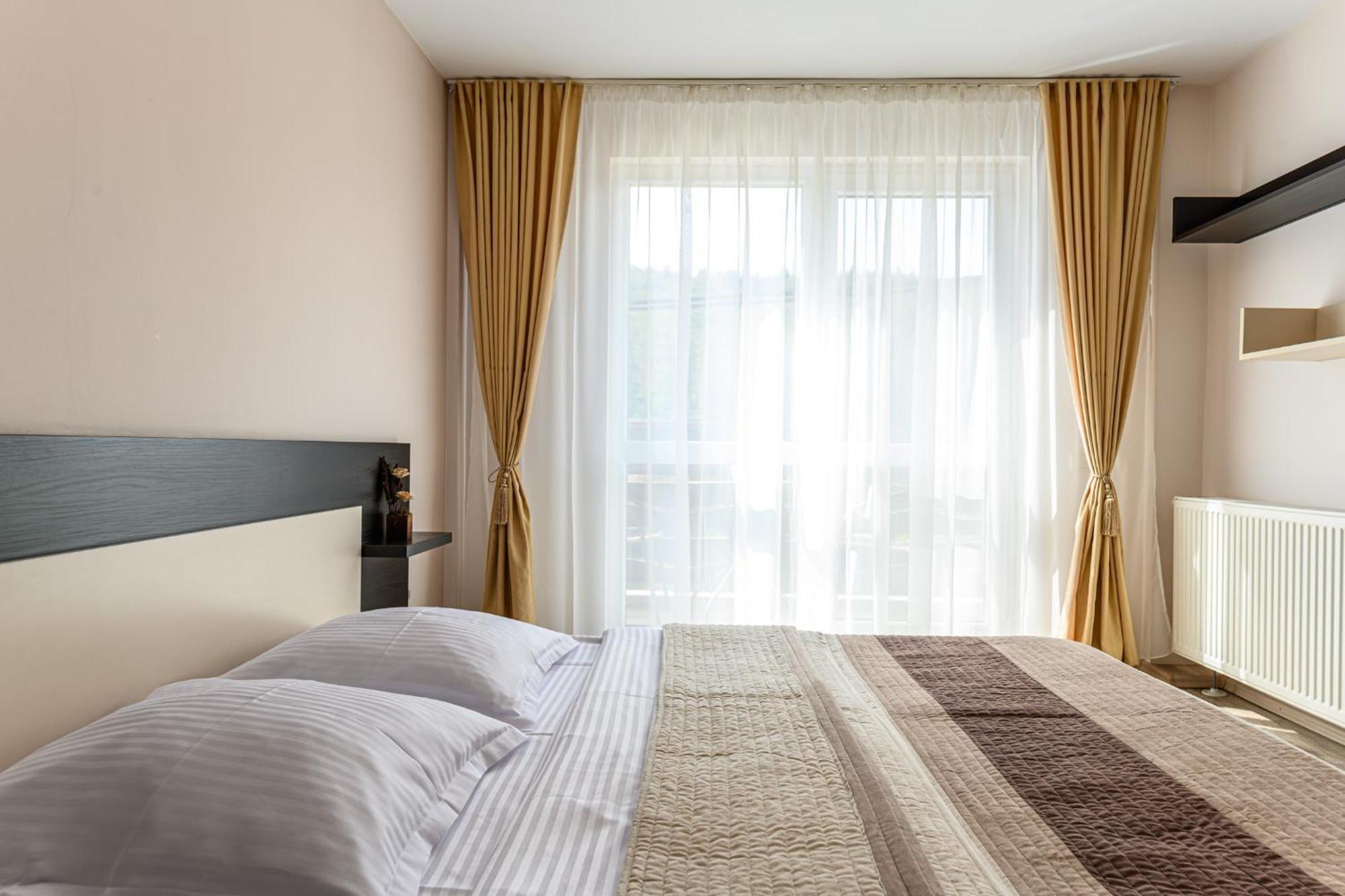 Hotel Casa Ramino Buşteni Esterno foto