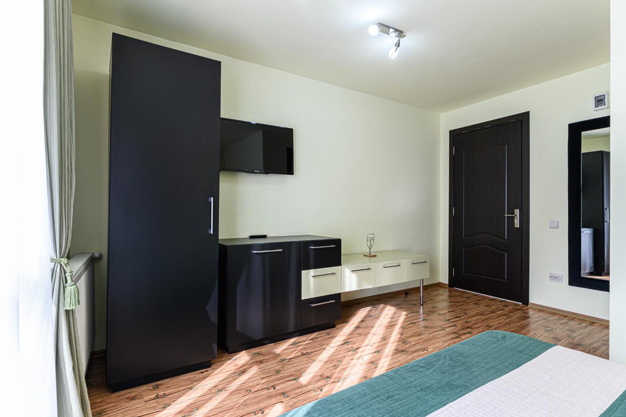 Hotel Casa Ramino Buşteni Esterno foto