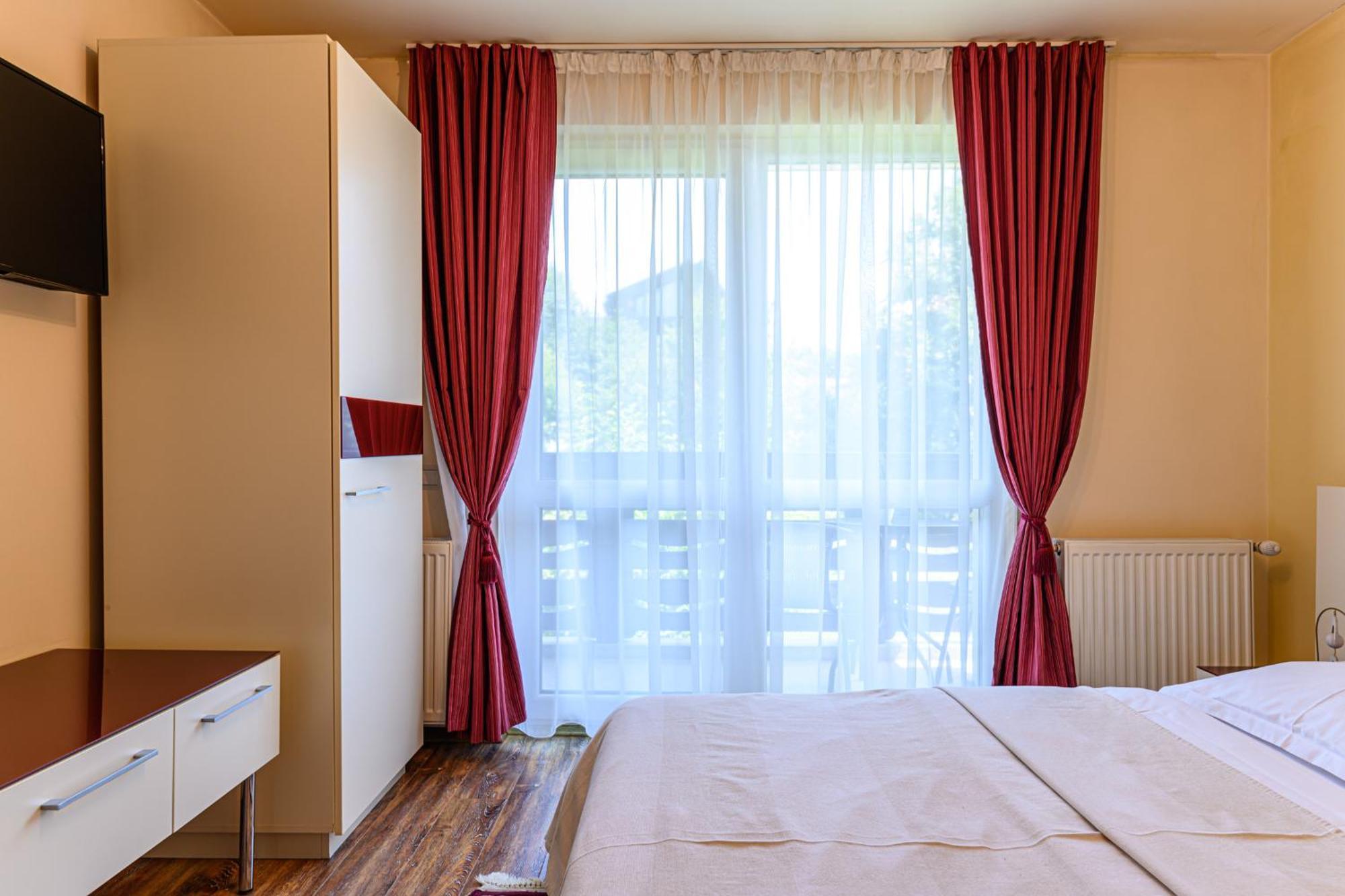 Hotel Casa Ramino Buşteni Esterno foto